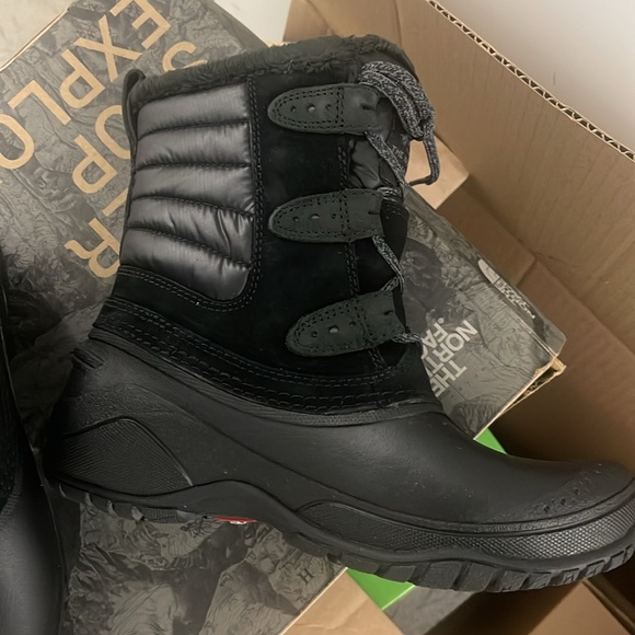 The North Face Ladies Boots - Picture 4 of 6